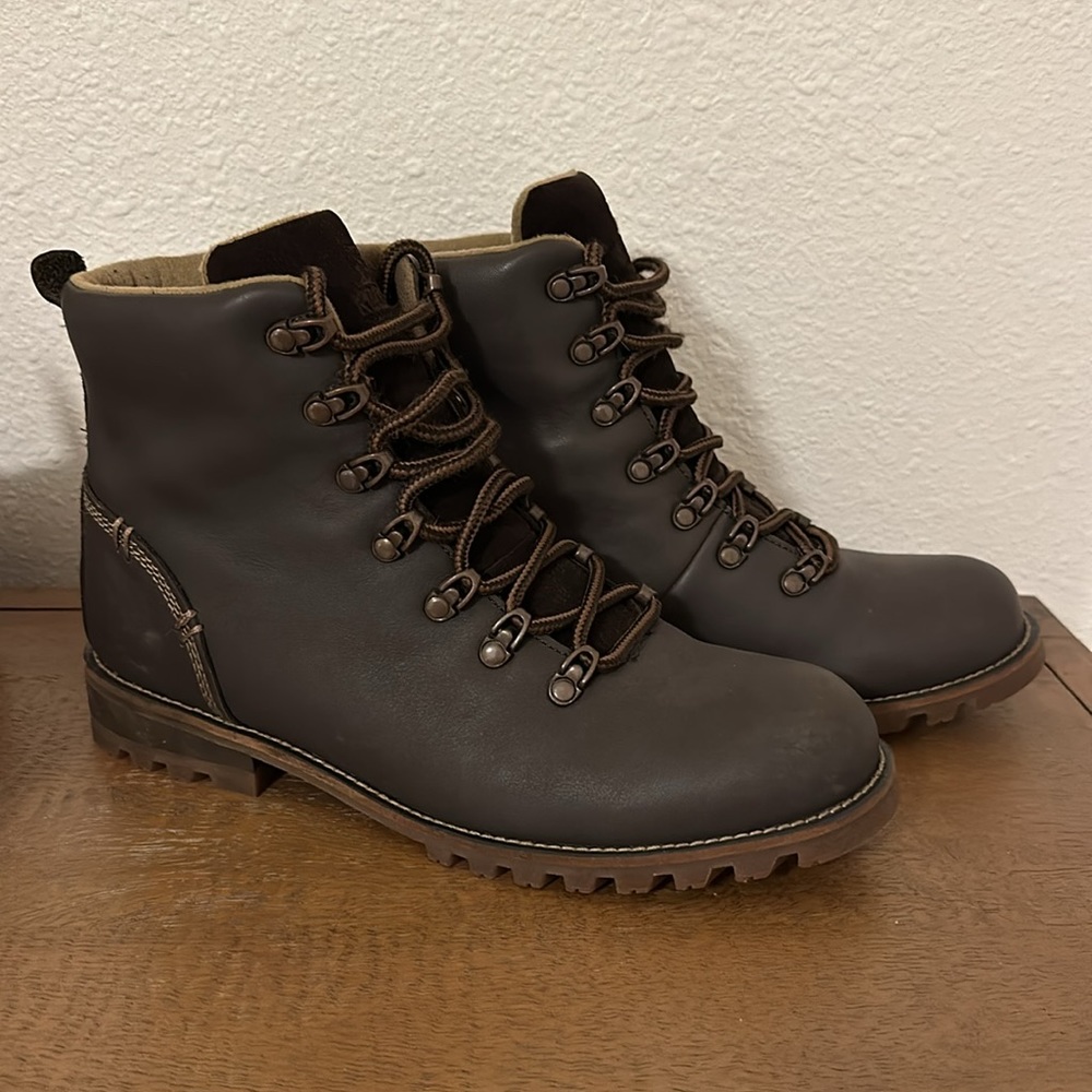 Kodiak insulated waterproof boots - Sz 10 Women’s